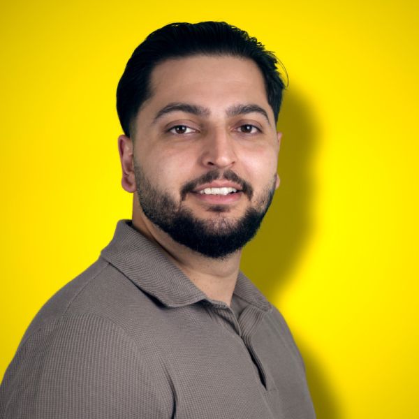 Portraitfoto von Fardin Tajik