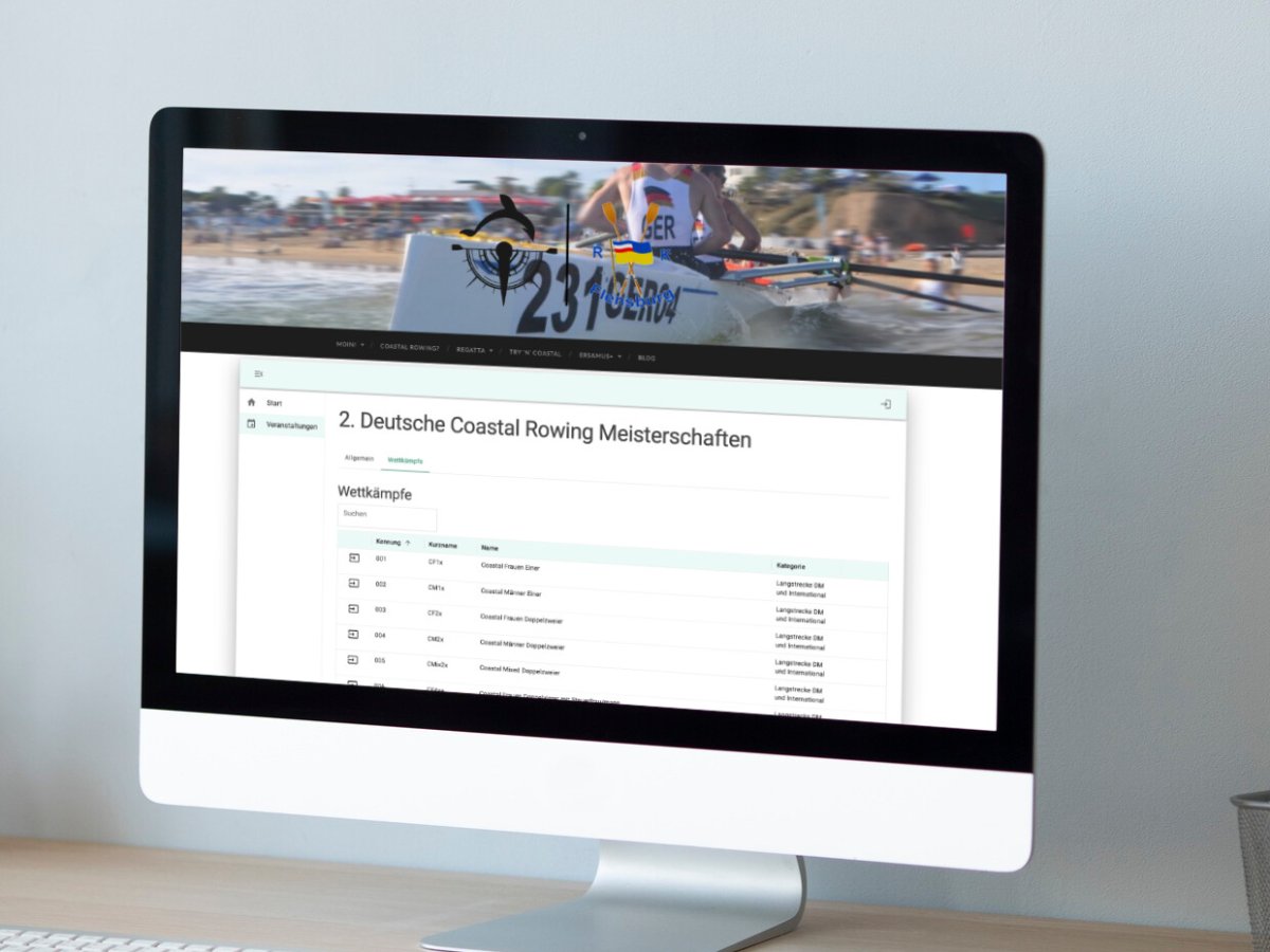 iMac mit der Regatta-Website von Coastal Rowing Flensburg, in die Ready2Race eingebunden ist